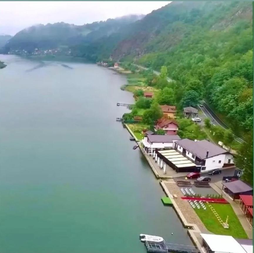 Bed and Breakfast Montekarlo Na Drini Mali Zvornik Экстерьер фото
